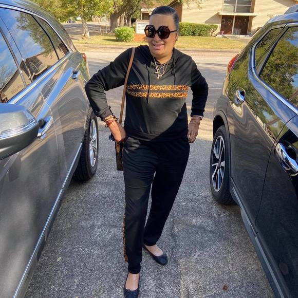 Profile Picture of Frankie Perry-russell (@sweetfp) on Poshmark