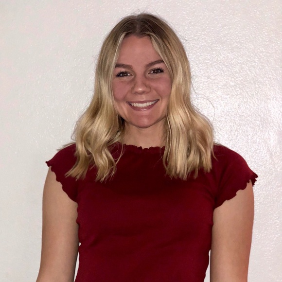 Profile Picture of Bry Sonnett (@brysonnett) on Poshmark