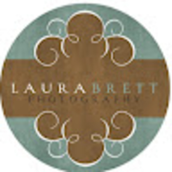 Profile Picture of Laura Brett (@l_brett) on Poshmark