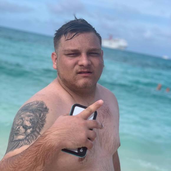 Profile Picture of Trevor Robison (@trevorobison29) on Poshmark