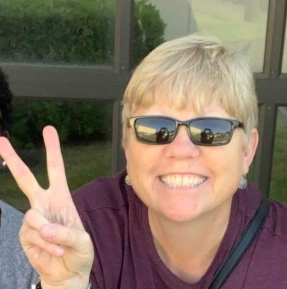 Profile Picture of Teresa Witschen (@teresaw222) on Poshmark