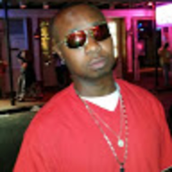 Quentin Terry - Poshmark Profile Picture of Quentin Terry (@moonandrea49) on Poshmark