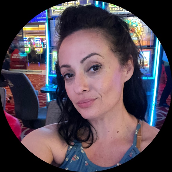 Profile Picture of Kristina Botkin (@ninabotin) on Poshmark