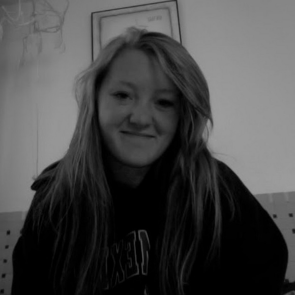 Profile Picture of Morgan Jacobson (@morganjacobson) on Poshmark