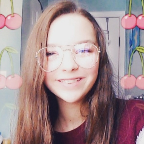 Profile Picture of Lena Schwanebeck (@lenaasch23) on Poshmark