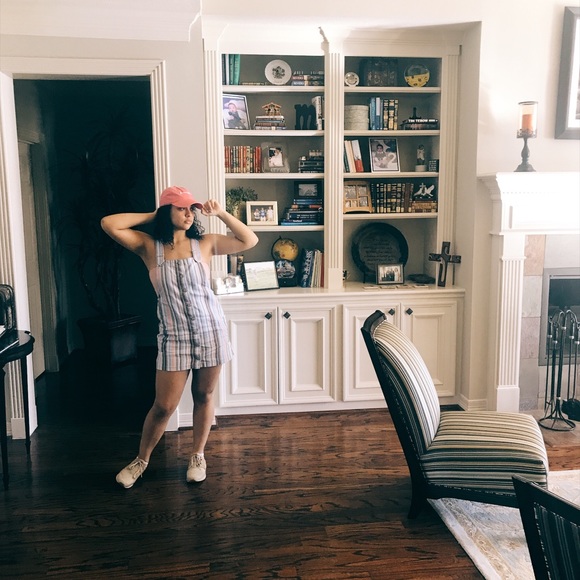 Profile Picture of Amanda Monteith (@agmonteith) on Poshmark