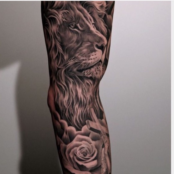 Profile Picture of Julio Duran (@jrosa23) on Poshmark