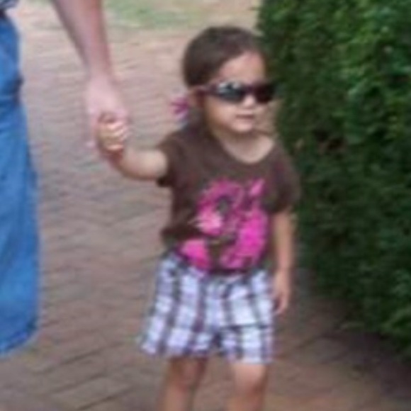 Profile Picture of Leila Wright (@leiladw) on Poshmark