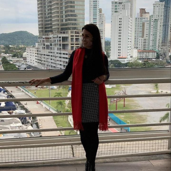 Profile Picture of Viviane Ramos Luchtenberg (@vivianeluch) on Tiktok