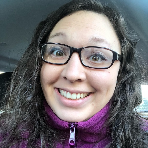 Profile Picture of Jenna Ayala (@jennalayala) on Poshmark