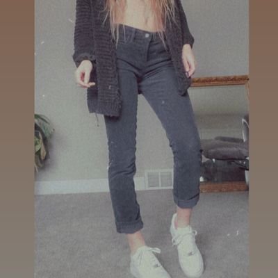 Profile Picture of B R O O K L Y N (@BrookeBybee8) on Twitter
