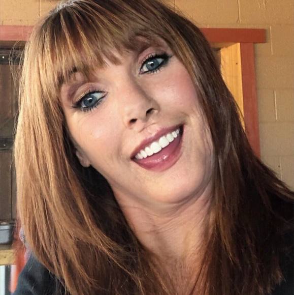 Profile Picture of Shelly k. Bacon (@sbacon1963) on Poshmark