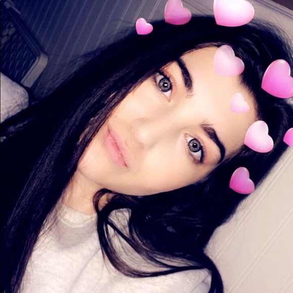 Profile Picture of Alexis Yancey (@lexyanc) on Poshmark