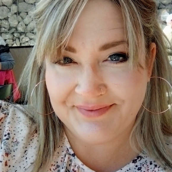 Profile Picture of Jessica Hurd (@momofbois) on Poshmark