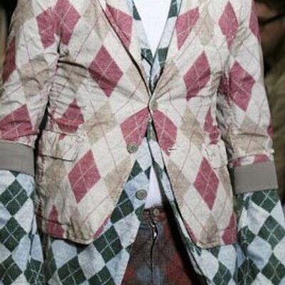 Profile Picture of Clare Daniell McIntosh (@foundover) on Twitter