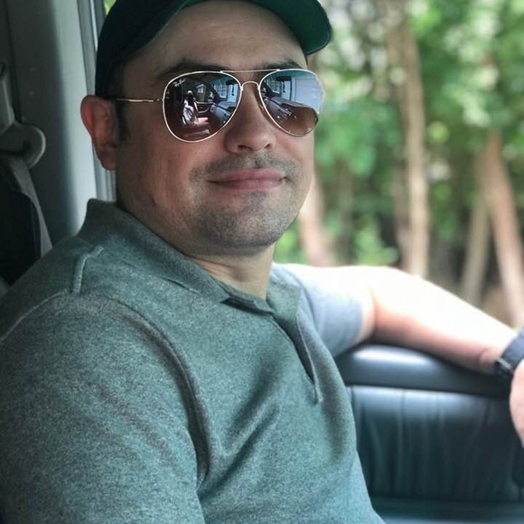Profile Picture of Ángel del Villar (@parraortiz_1338) on Poshmark