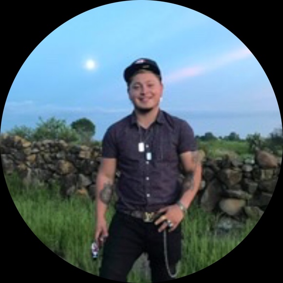 Profile Picture of Tony Villalobos (@tony_villalobos) on Poshmark