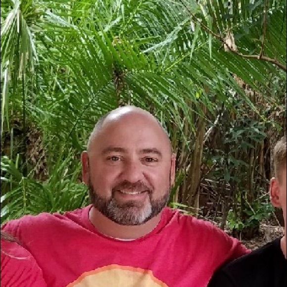 Profile Picture of David Vatter (@dwvat) on Poshmark