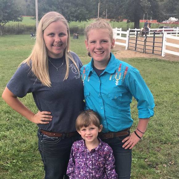 Profile Picture of Lauren Lander (@landerla09) on Poshmark