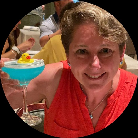 Profile Picture of Tina Linder (@tinaelinder) on Poshmark