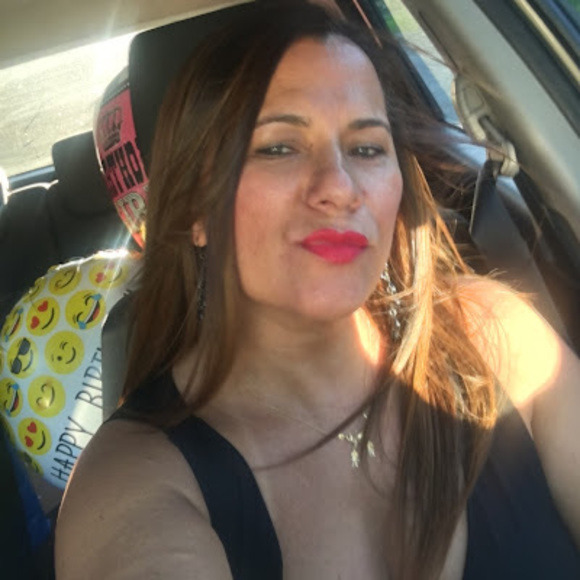 Profile Picture of Leiliane Rodrigues (@leiliane1970) on Poshmark
