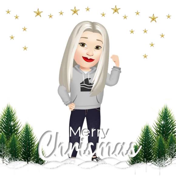 Profile Picture of Alex Tillstrom (@alexmt) on Poshmark