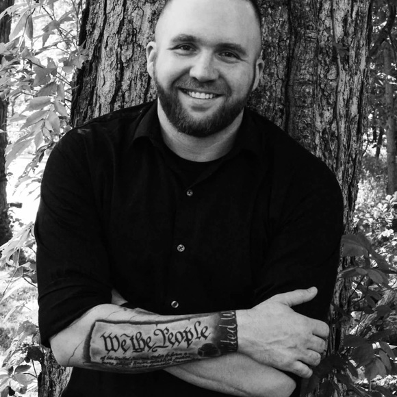 Profile Picture of Michael Pippin (@michaelpippin) on Poshmark
