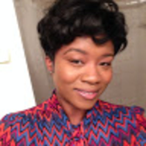 Profile Picture of Whitney Burrell (@whitney_burrell) on Poshmark