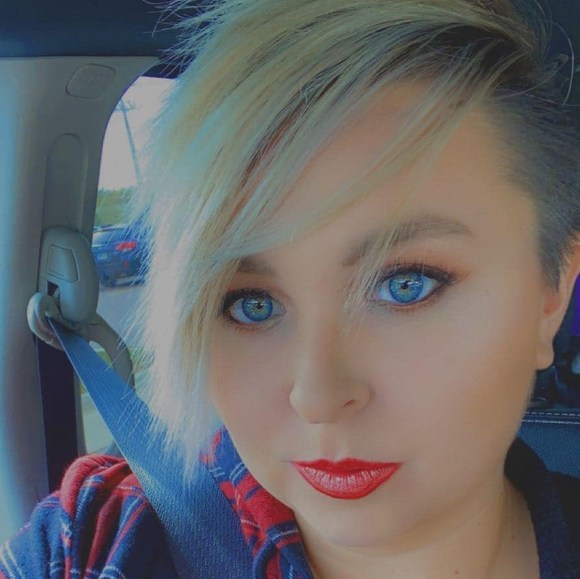 Profile Picture of Kandi Padilla (@kandipadilla) on Poshmark