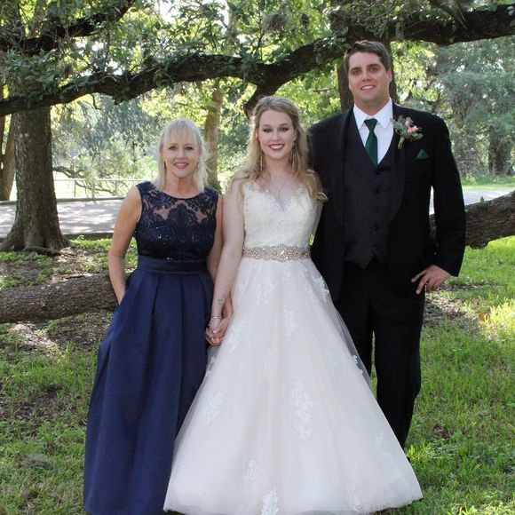 Profile Picture of Donna Krueger lindenberg (@lindenbed3) on Poshmark