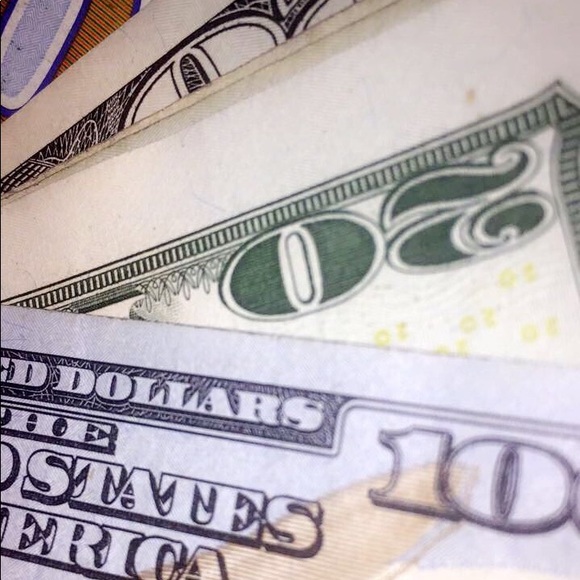 Profile Picture of Itzel Sanchez (@itzel701) on Poshmark