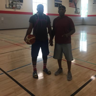 Profile Picture of Chris Bozeman (@WHYNOTCHRISB_13) on Twitter