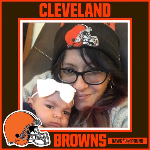 Profile Picture of Hollie Fields (@hcarissa31) on Poshmark