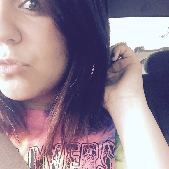 Profile Picture of Kaytlynn Clantz (@kaywen07) on Poshmark