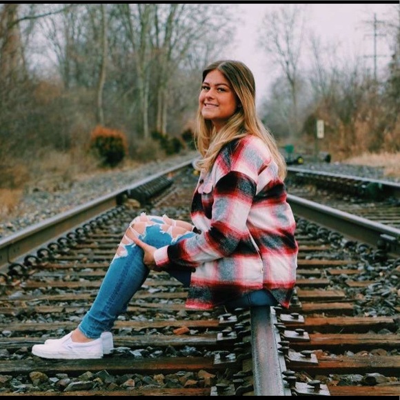 Profile Picture of Marissa Klager (@marissaklager15) on Poshmark