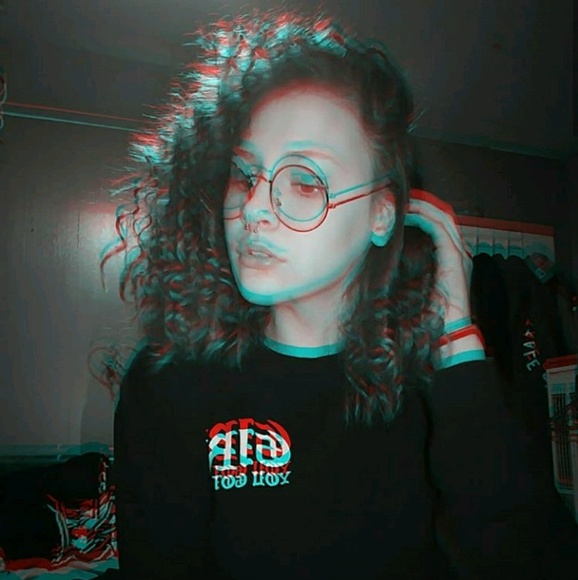 Profile Picture of Mahayla Perrigan (@mahayla_here) on Poshmark