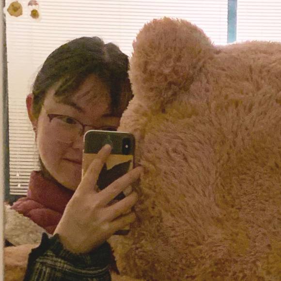 Profile Picture of Ivy Zhao (@810819775) on Poshmark
