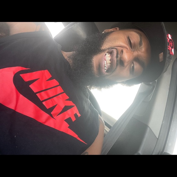 Profile Picture of Keaton Smith (@kdotbilly5) on Poshmark