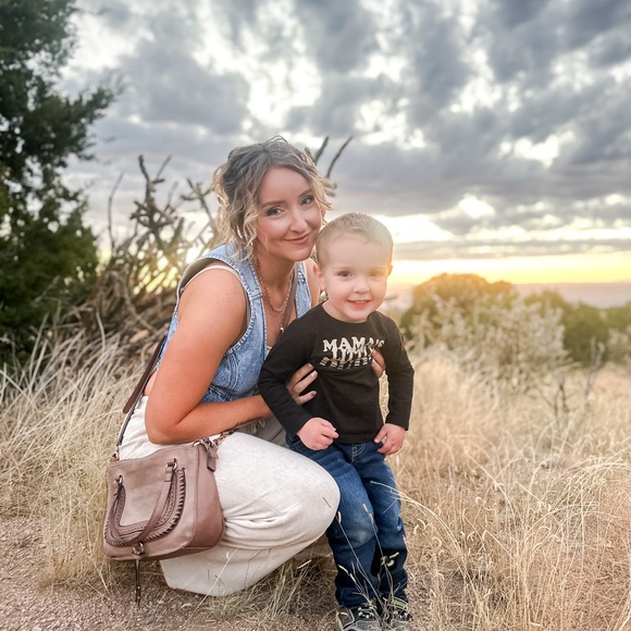 Ivy Newman - Poshmark Profile Picture of Ivy Newman (@newman_ivy) on Poshmark