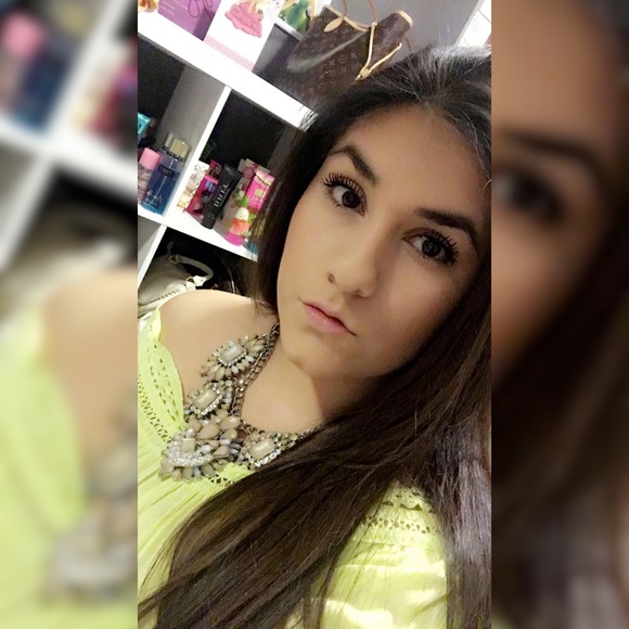 Profile Picture of Jocelyn Ramirez (@ramirez113) on Poshmark