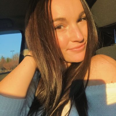 Profile Picture of Danielle ✨ (@daniellefranks8) on Twitter