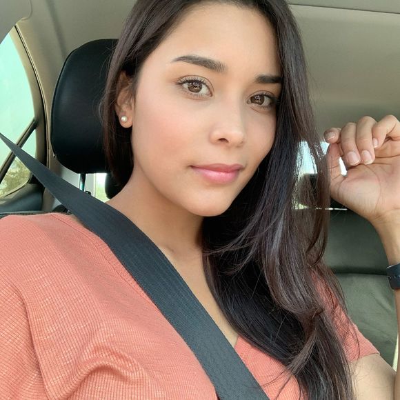 Profile Picture of Carito Restrepo (@caritorestrepo) on Poshmark