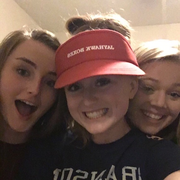 Profile Picture of Sydney Shaffar (@smahaffar) on Poshmark