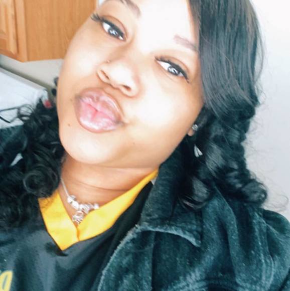 Profile Picture of Diamond Burrows (@arielwebster14) on Poshmark