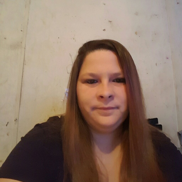 Profile Picture of Jessica Strobeck (@jessicabella87) on Poshmark