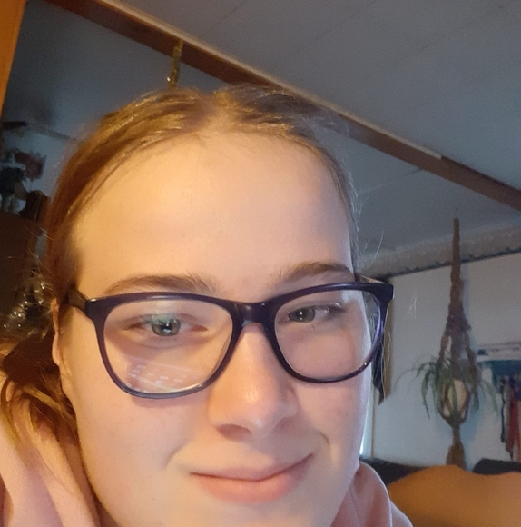 Sabrina Leveille - Poshmark Profile Picture of Sabrina Leveille (@sabrinalevei221) on Poshmark