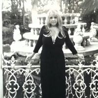 Profile Picture of Kelly Crain (@kelly-crain-3) on Quora