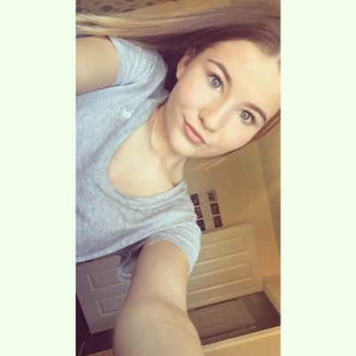 Profile Picture of Phoebe;on Twitter