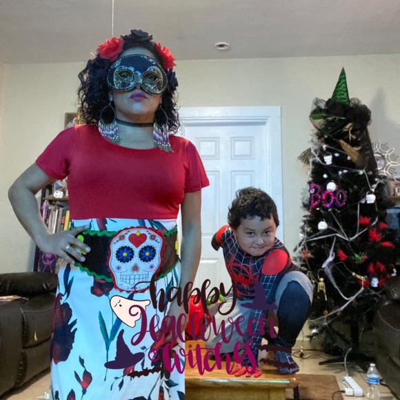 Profile Picture of Lucy Arango (@lucya81) on Poshmark