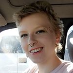 Profile Picture of Renee Troutwine (@runawaynay) on Instagram